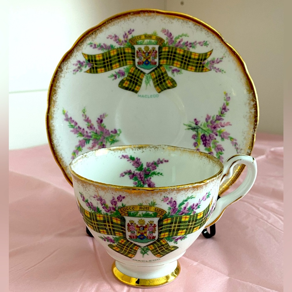 EUC VTG Royal Stafford Tartan Series “MacCleod” with shield